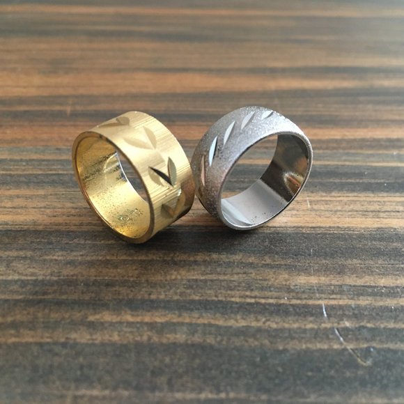 BUNDLE BONUS: Gold and Silver Costume Rings | US 5 to 5.5 | Fair to Good - Picture 2 of 9